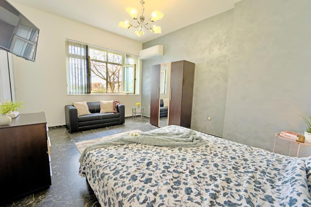 Cozy 1-Bedroom Flat In The Very Center Of Sofia Buitenkant foto